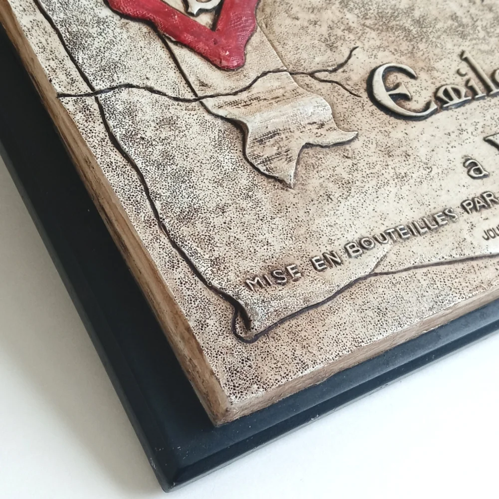 French Cottage/ Shabby Chic Wall Art Beaujolais Resin Ceramic Plaque